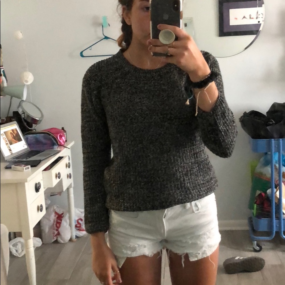 Black/white knitted sweater